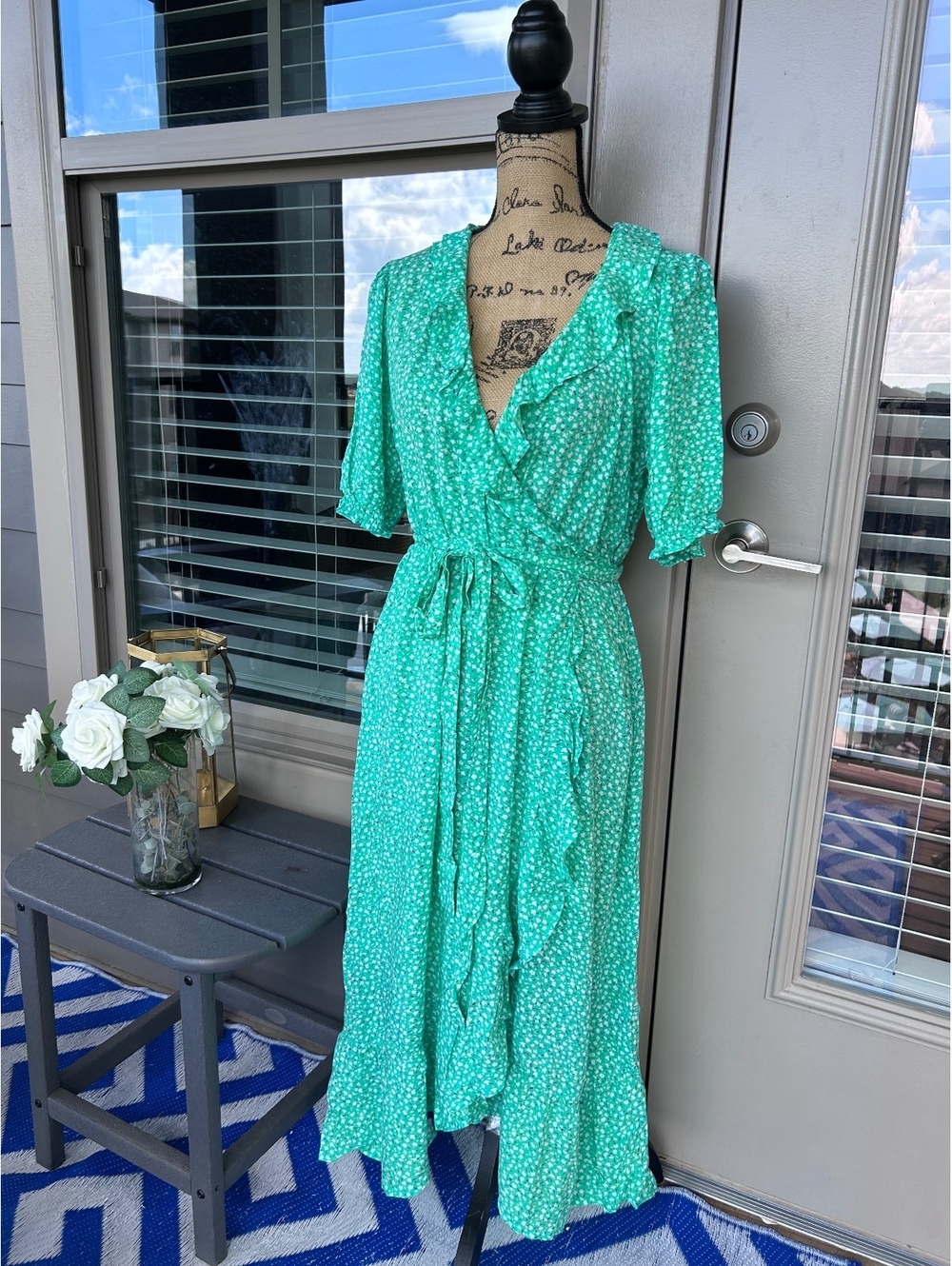 Old Navy Green Floral Wrap Midi Dress Women’s Medium Ruffle V-Neck Casual
